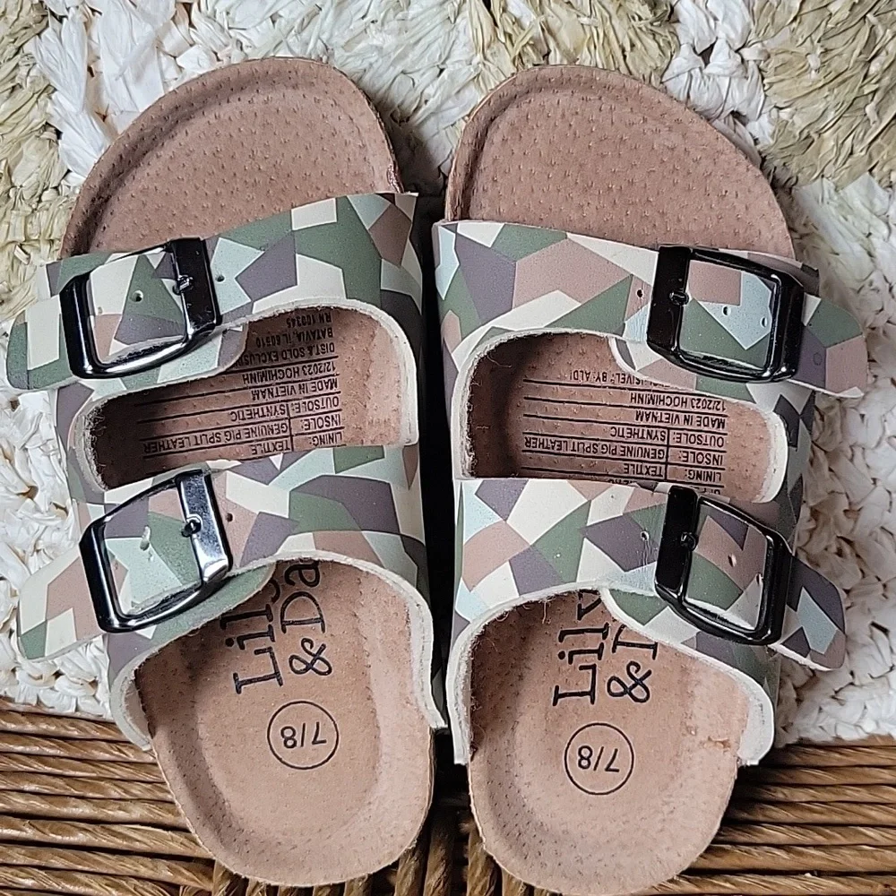 NWOT, Lily & Dan camo sandals, size 7/8